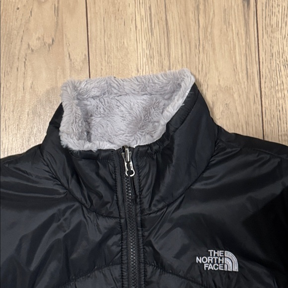 The North Face Women's Black Nylon Jacket with Fleece Interior Women’s Medium - Picture 10 of 11